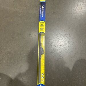 MICHELIN Guardian beam Wiper Blade - All-Weather Performance size 28 / 70cm